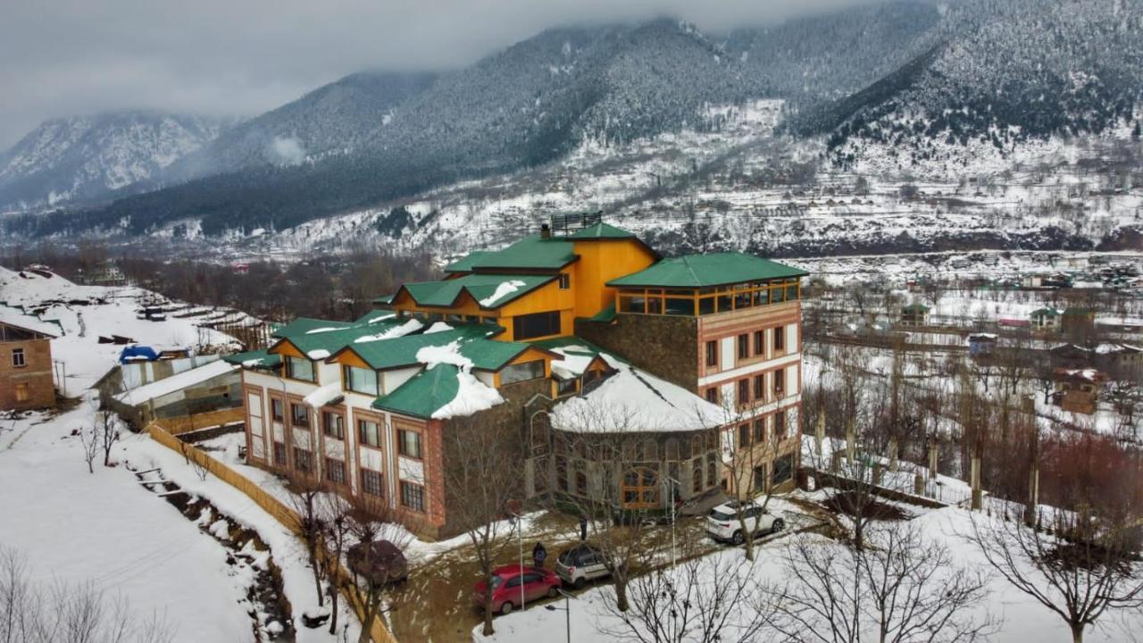 The Walnut Creek Pahalgam Hotel Buitenkant foto