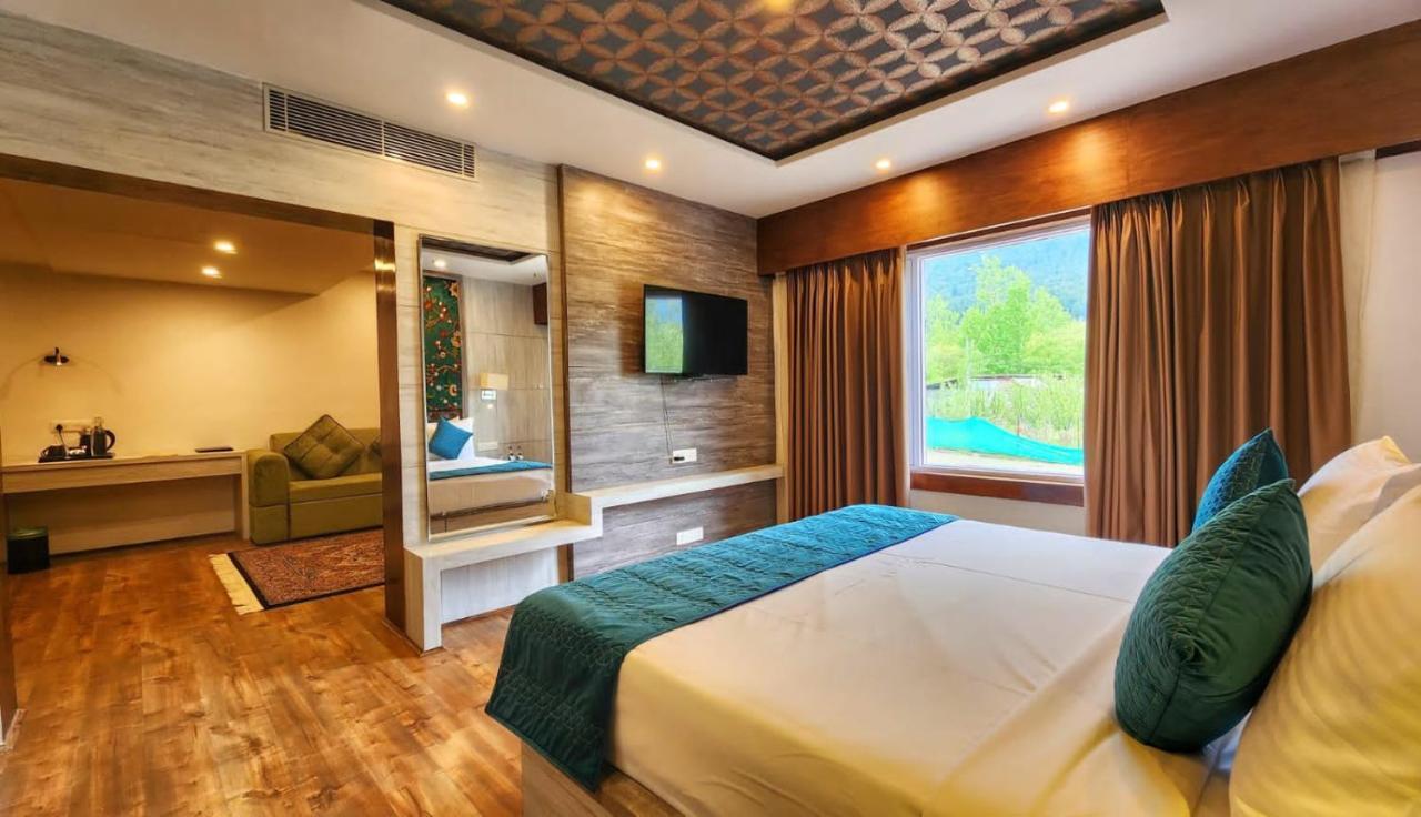 The Walnut Creek Pahalgam Hotel Buitenkant foto