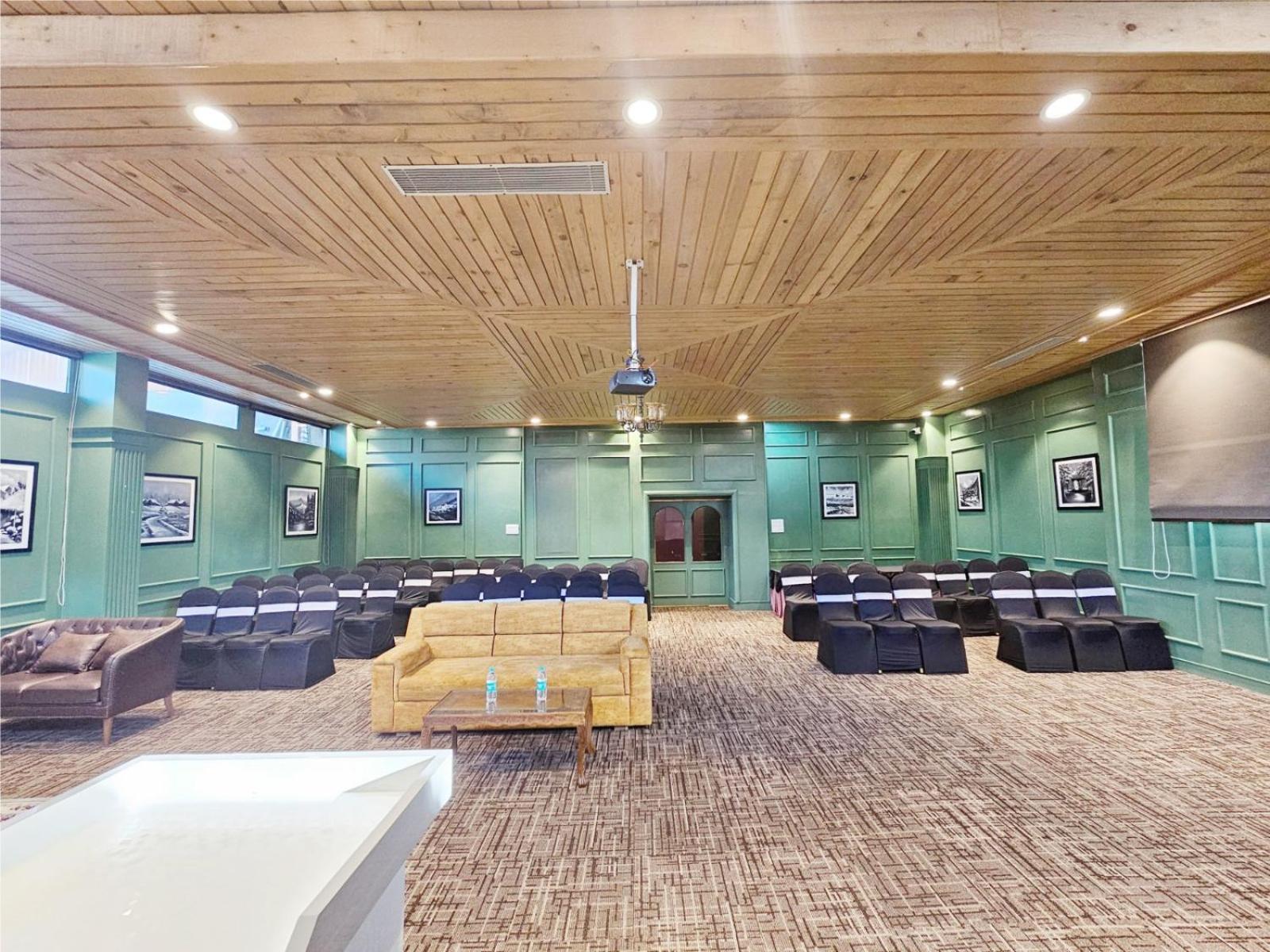 The Walnut Creek Pahalgam Hotel Buitenkant foto