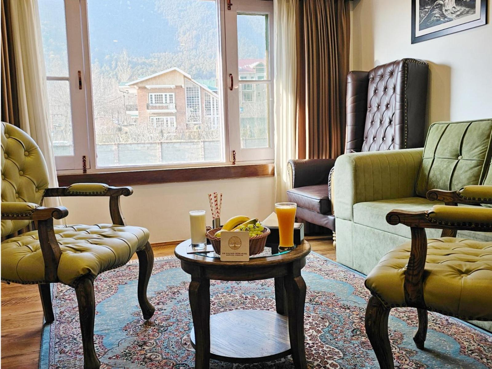 The Walnut Creek Pahalgam Hotel Buitenkant foto